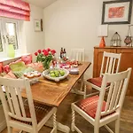 1 Bridge End & Garden Grassington