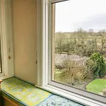 1 Bridge End & Garden *