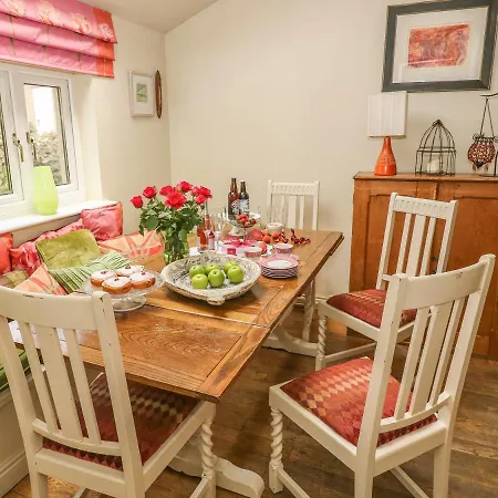 1 Bridge End & Garden Grassington