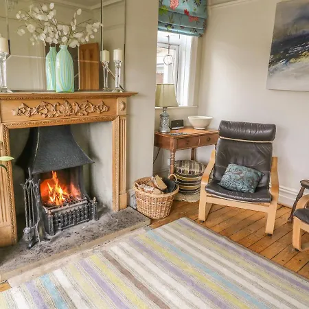 1 Bridge End & Garden Grassington