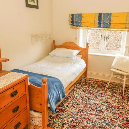 1 Bridge End & Garden * Grassington