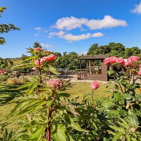 1 Bridge End & Garden بيت للعطل غراسينغتون
