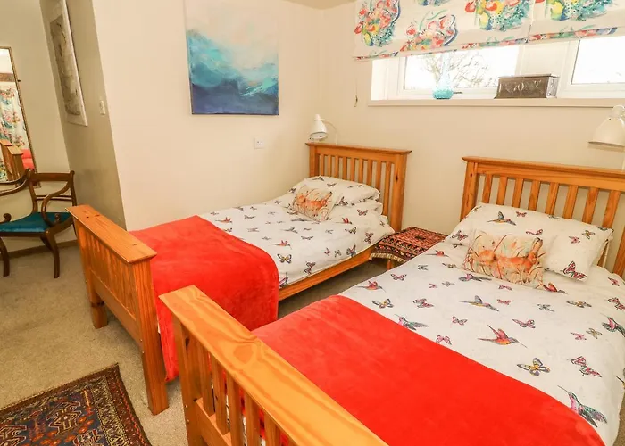 1 Bridge End & Garden * Grassington