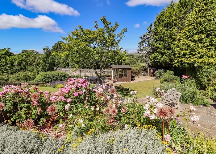 1 Bridge End & Garden Grassington