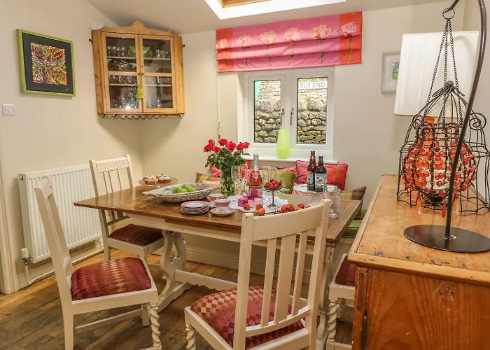 1 Bridge End & Garden Holiday home